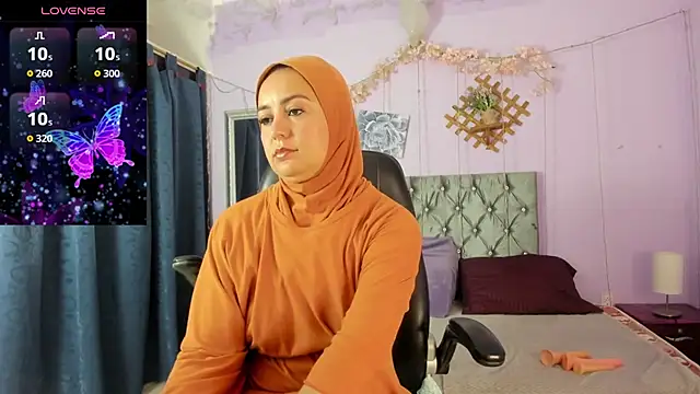 Snapshot of BadraSaadi chatting on 02-10-26, 12:09 BadraSaadi online show from 02-10-26, 12:09