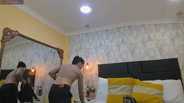 JustinePerry online show from 10-14-25, 03:07