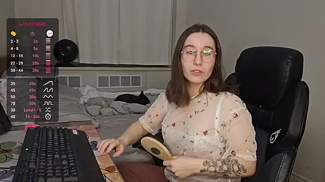 Snapshot of Kinkycouple1789 chatting on 01-02-25, 01:38 Kinkycouple1789 online show from 01-02-25, 01:38