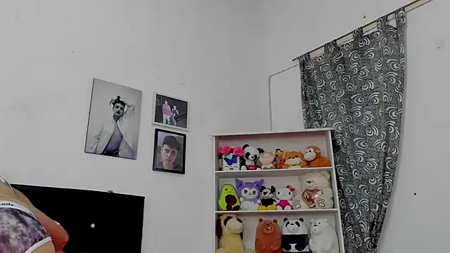 Snapshot of megan_100 chatting on 11-18-25, 05:39 megan 100 online show from 11-18-25, 05:39