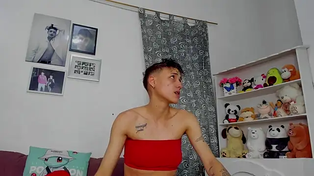 Snapshot of megan_100 chatting on 02-04-26, 04:35 megan 100 online show from 02-04-26, 04:35