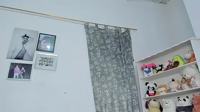 Snapshot of megan_100 chatting on 02-07-26, 05:49 megan 100 online show from 02-07-26, 05:49