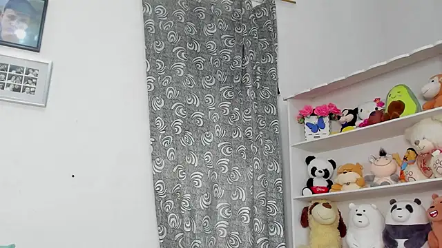 Snapshot of megan_100 chatting on 02-10-26, 04:33 megan 100 online show from 02-10-26, 04:33