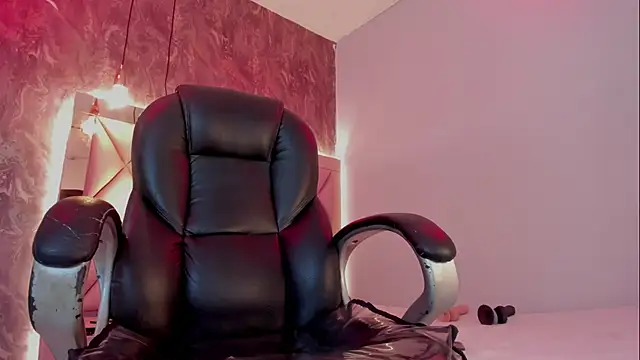 megan 100 online show from 05-13-26, 06:38