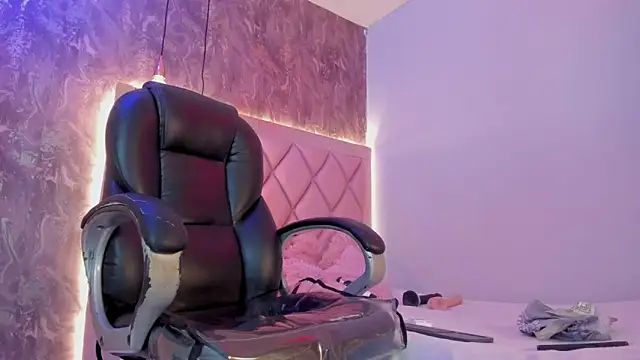 megan 100 online show from 06-02-26, 06:21
