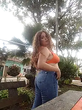 Mia fooxx  online show from 01-01-25, 07:43