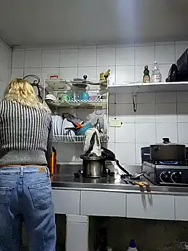 911Calling online show from 12-17-24, 01:07