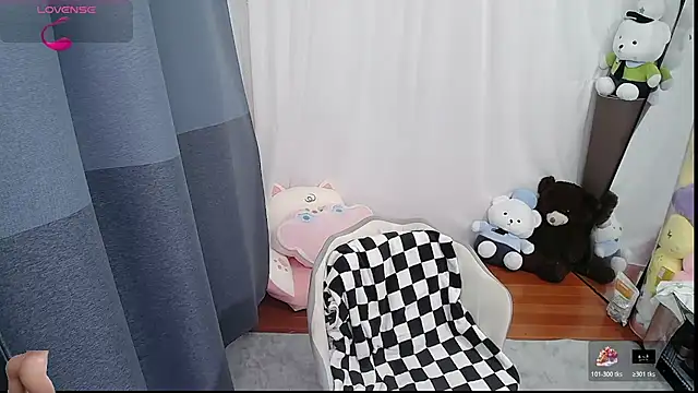 CN-Doudou online show from 10-24-25, 02:41