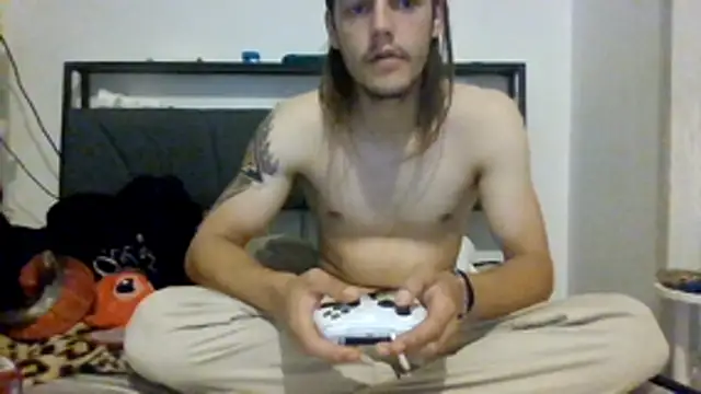 Snapshot of btungffhgg chatting on 06-06-26, 01:27 btungffhgg online show from 06-06-26, 01:27