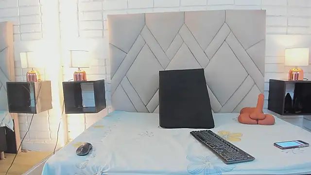 Kasandra Gomez online show from 03-21-25, 12:17