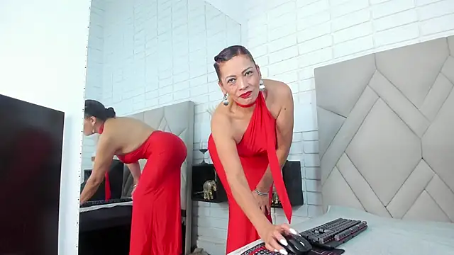 Kasandra Gomez online show from 11-19-25, 12:38