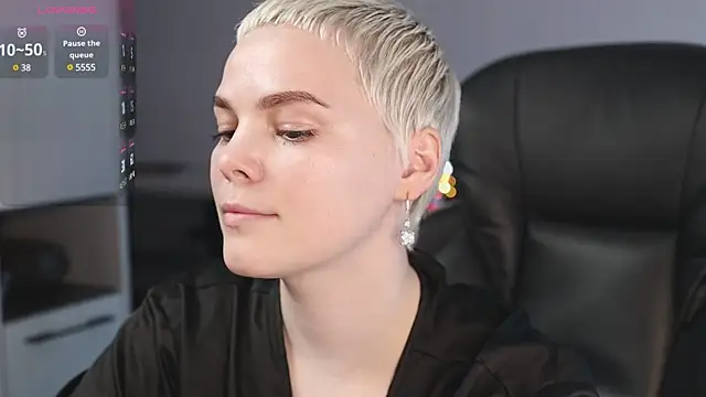 LikaBerry1 online show from 02-09-25, 10:54