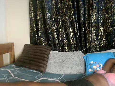 Snapshot of Sexxy_prity25 chatting on 11-22-25, 03:27 Sexxy prity25 online show from 11-22-25, 03:27