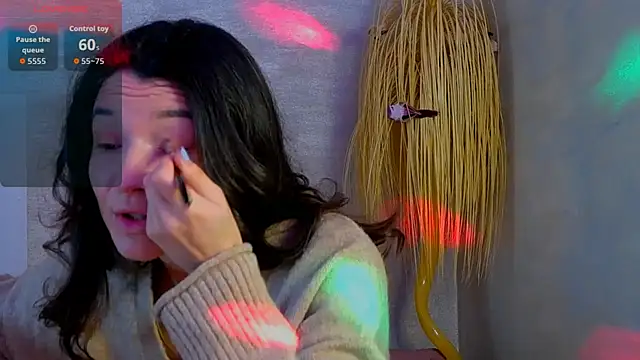 Snapshot of tayakayan chatting on 12-14-25, 10:31 tayakayan online show from 12-14-25, 10:31