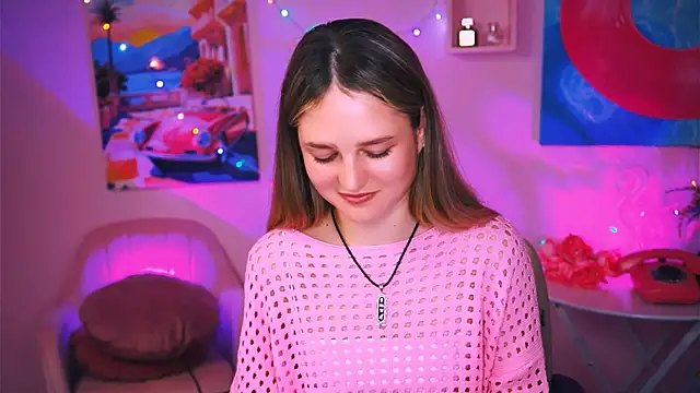 Snapshot of DeboraLarson chatting on 12-13-24, 09:57 DeboraLarson online show from 12-13-24, 09:57