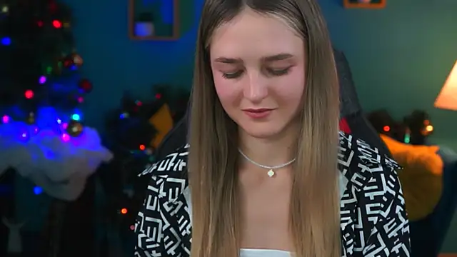 Snapshot of DeboraLarson chatting on 12-20-24, 10:16 DeboraLarson online show from 12-20-24, 10:16