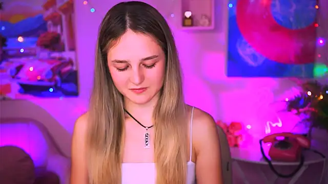 Snapshot of DeboraLarson chatting on 01-08-25, 04:11 DeboraLarson online show from 01-08-25, 04:11