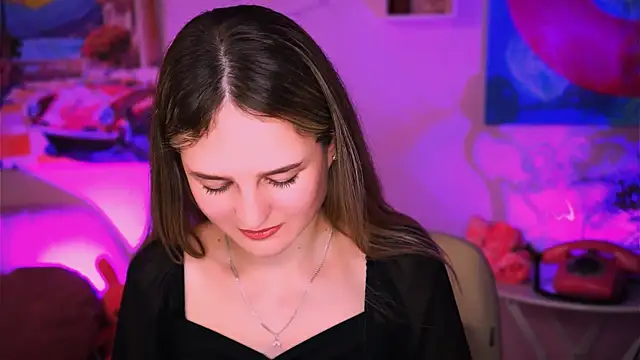 Snapshot of DeboraLarson chatting on 02-01-25, 10:44 DeboraLarson online show from 02-01-25, 10:44