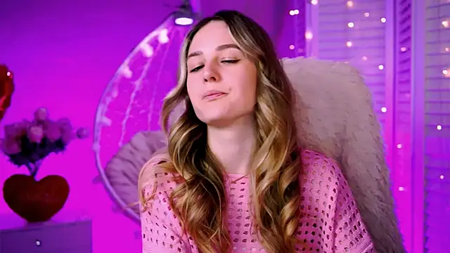 Snapshot of DeboraLarson chatting on 02-25-25, 04:21 DeboraLarson online show from 02-25-25, 04:21