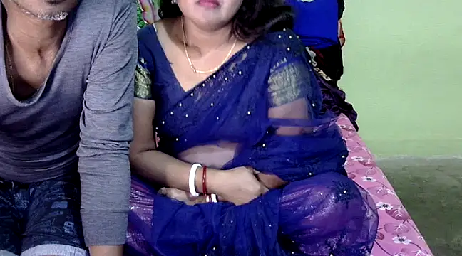 Snapshot of Couple_For_You18 chatting on 02-07-25, 04:24 Couple For You18 online show from 02-07-25, 04:24