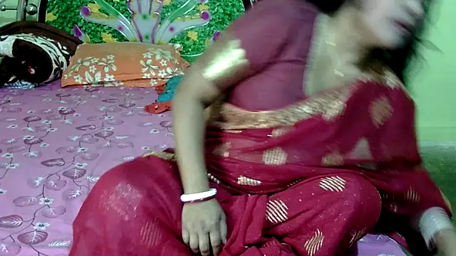 Snapshot of Couple_For_You18 chatting on 02-10-25, 01:44 Couple For You18 online show from 02-10-25, 01:44