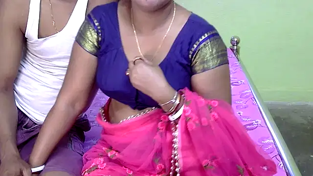 Snapshot of Couple_For_You18 chatting on 03-11-25, 11:12 Couple For You18 online show from 03-11-25, 11:12