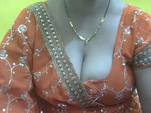 Snapshot of HOT-SEEMAA chatting on 05-24-26, 04:17 HOT-SEEMAA online show from 05-24-26, 04:17