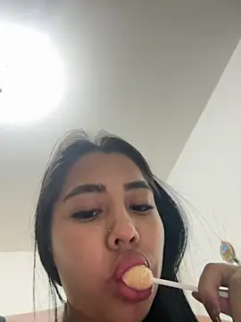 Snapshot of darsha_90 chatting on 11-01-25, 12:23 darsha 90 online show from 11-01-25, 12:23