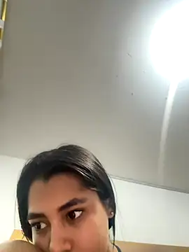 Snapshot of darsha_90 chatting on 11-08-25, 12:33 darsha 90 online show from 11-08-25, 12:33