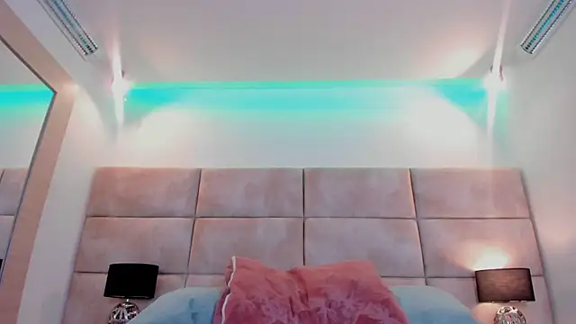 Snapshot of Eevee_Taylor chatting on 01-26-25, 12:22 Eevee Taylor online show from 01-26-25, 12:22