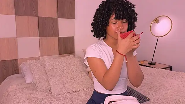 Adele Carter  online show from 11-26-25, 12:39