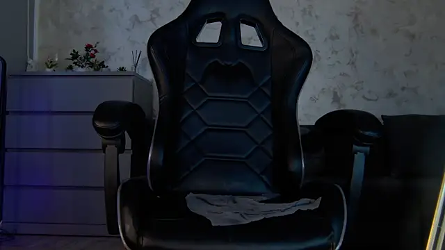 Snapshot of Ivy_belle chatting on 02-17-25, 09:03 Ivy belle online show from 02-17-25, 09:03