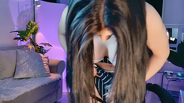 Snapshot of Ivy_belle chatting on 11-15-25, 05:16 Ivy belle online show from 11-15-25, 05:16