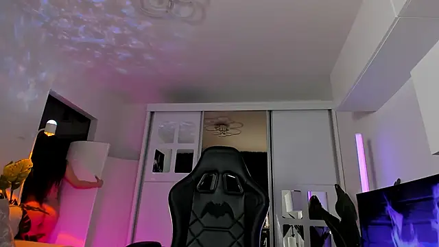 Snapshot of Ivy_belle chatting on 11-28-25, 05:54 Ivy belle online show from 11-28-25, 05:54