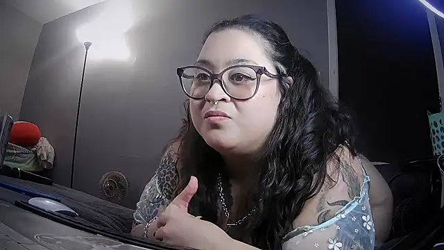 Snapshot of tillymarie34 chatting on 12-04-24, 11:46 tillymarie34 online show from 12-04-24, 11:46