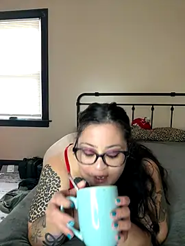 Snapshot of tillymarie34 chatting on 09-23-25, 03:48 tillymarie34 online show from 09-23-25, 03:48