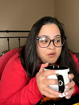 Snapshot of tillymarie34 chatting on 10-29-25, 05:14 tillymarie34 online show from 10-29-25, 05:14