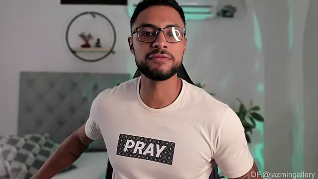 LiamGarcia1 online show from 12-29-24, 12:45