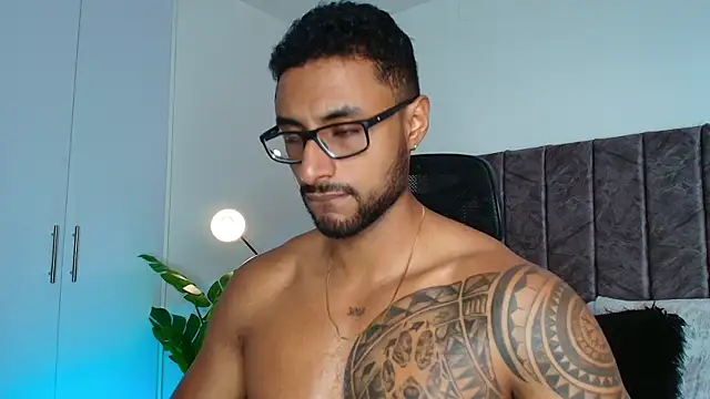 LiamGarcia1 online show from 10-07-25, 02:36