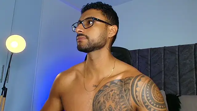 LiamGarcia1 online show from 10-27-25, 01:15