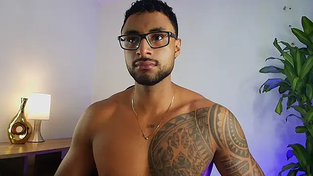 Snapshot of LiamGarcia1 chatting on 01-09-26, 01:08 LiamGarcia1 online show from 01-09-26, 01:08