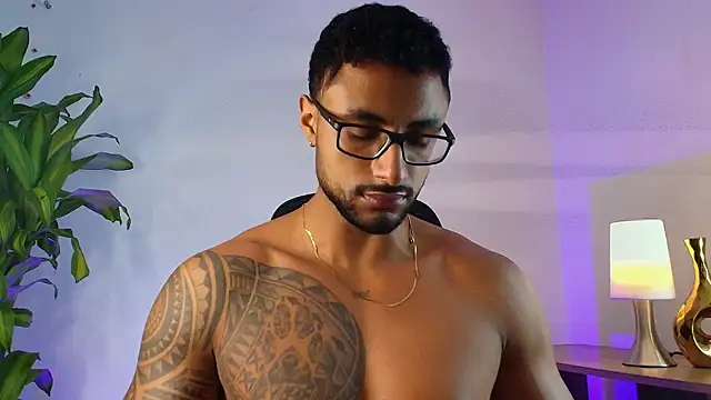 Snapshot of LiamGarcia1 chatting on 01-12-26, 02:39 LiamGarcia1 online show from 01-12-26, 02:39