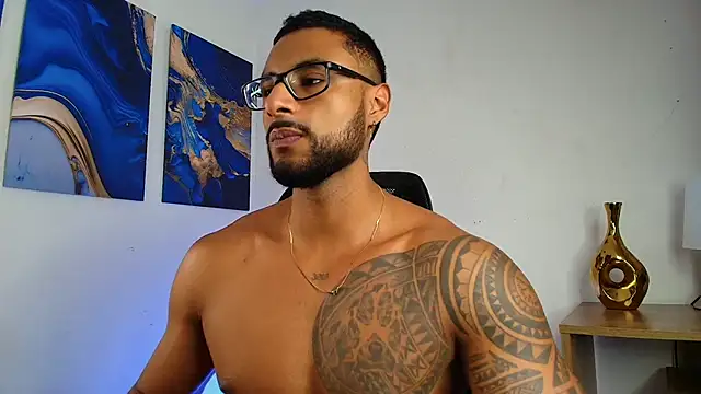 Snapshot of LiamGarcia1 chatting on 02-05-26, 07:29 LiamGarcia1 online show from 02-05-26, 07:29