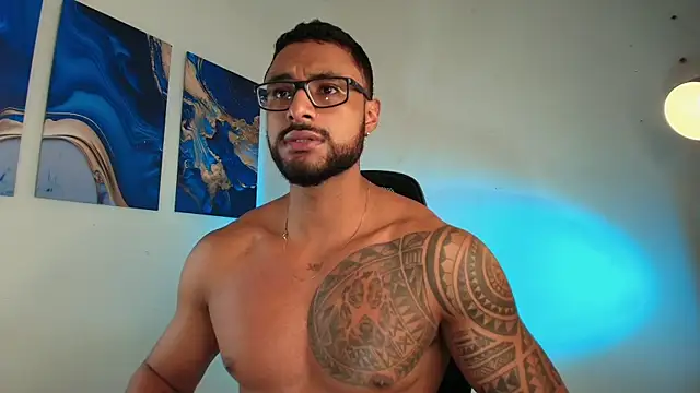 Snapshot of LiamGarcia1 chatting on 02-17-26, 02:24 LiamGarcia1 online show from 02-17-26, 02:24