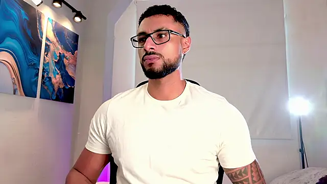 LiamGarcia1 online show from 06-18-26, 03:05