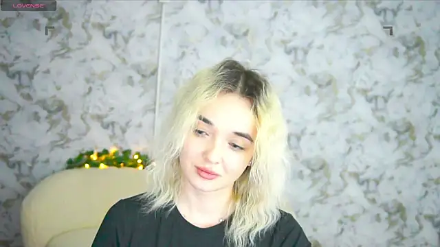 Ashley S online show from 04-21-26, 01:42