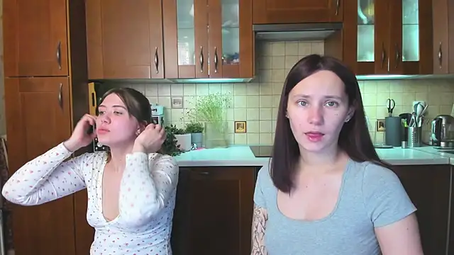 HotCaramellsTV online show from 04-25-26, 10:40