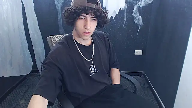 Kerverr  online show from 11-05-25, 02:39