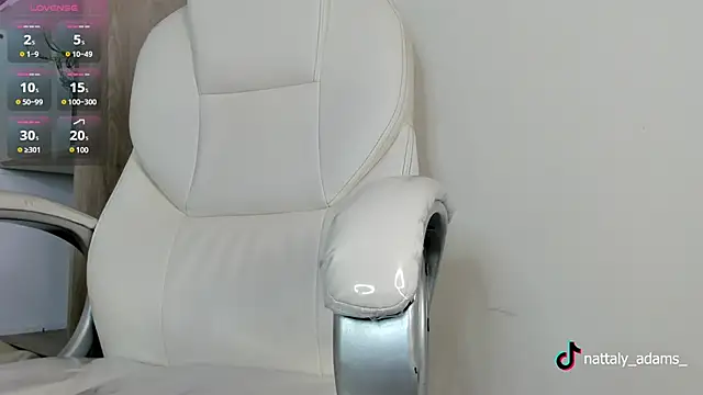 Snapshot of nattaly_adams chatting on 12-19-24, 12:02 nattaly adams online show from 12-19-24, 12:02