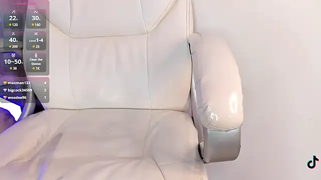 Snapshot of nattaly_adams chatting on 01-13-25, 11:06 nattaly adams online show from 01-13-25, 11:06